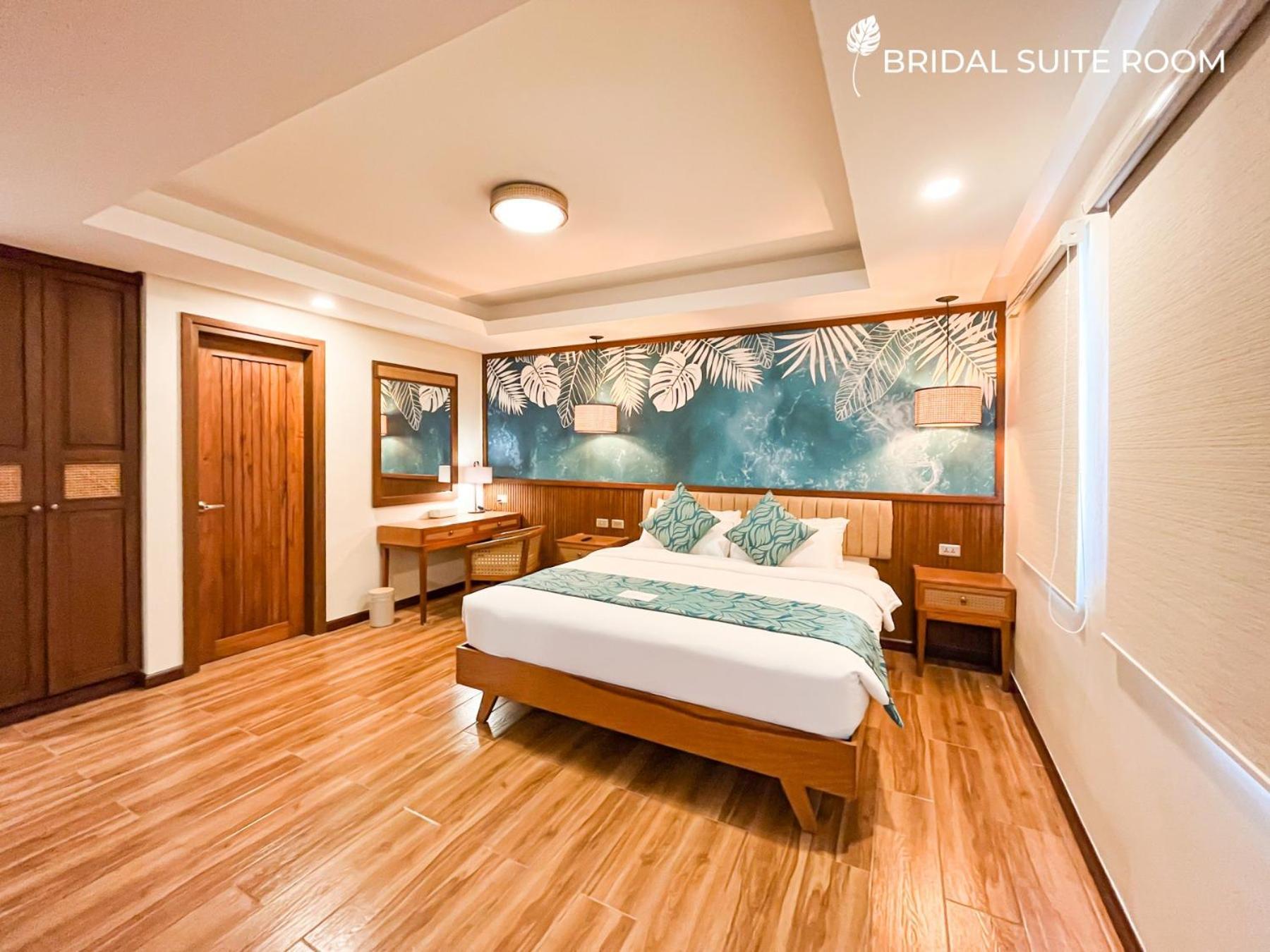 La Jolla Luxury Beach Resort Bagac Esterno foto