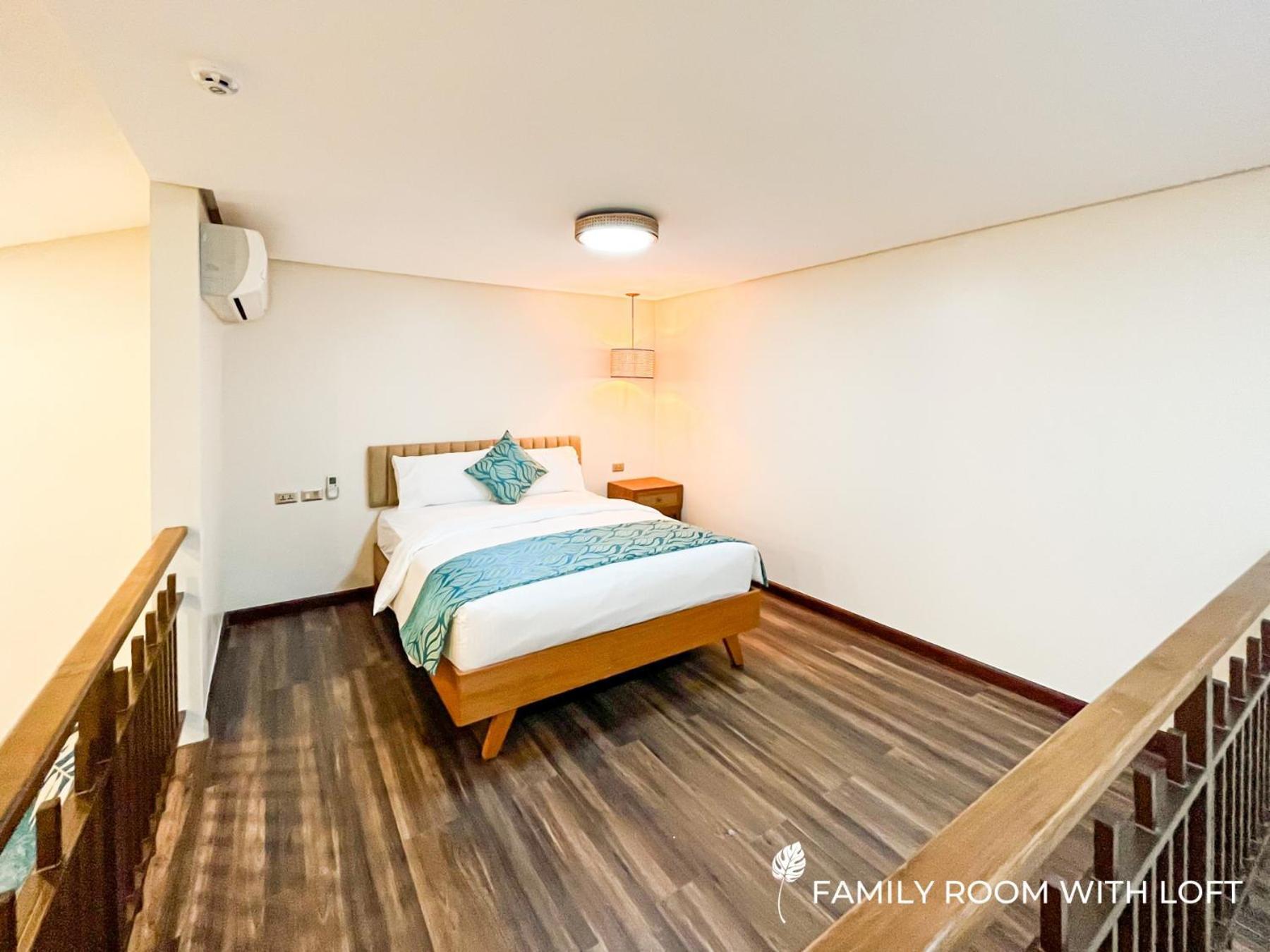 La Jolla Luxury Beach Resort Bagac Esterno foto