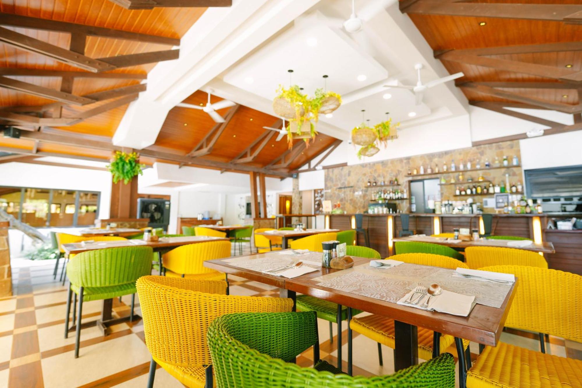 La Jolla Luxury Beach Resort Bagac Esterno foto